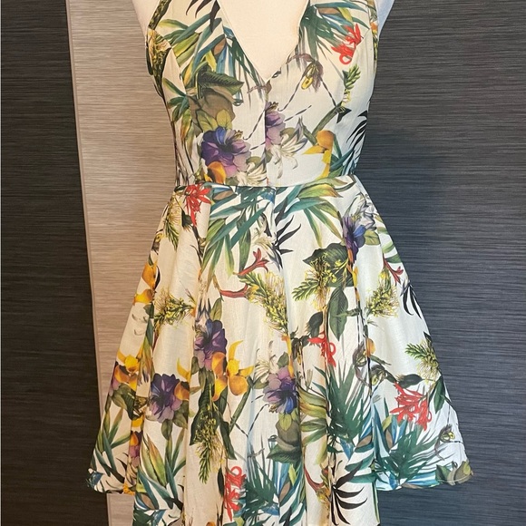 Pretty Floral Summer 👗 Dress - Picture 9 of 10